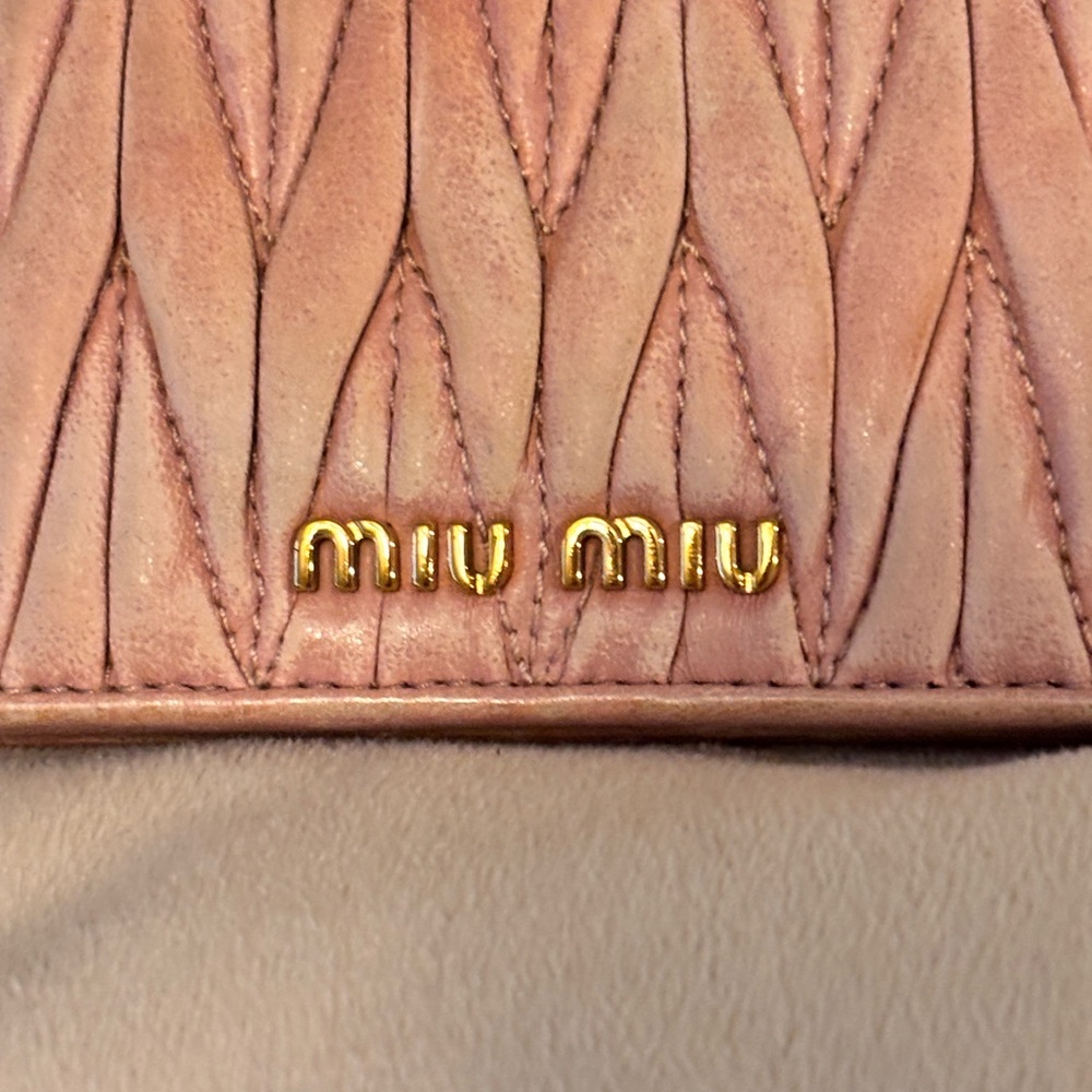 MIU MIU Matelasse Orchidea Blush Pink Quilted Compact Wallet W/ COA - Picture 3 of 15